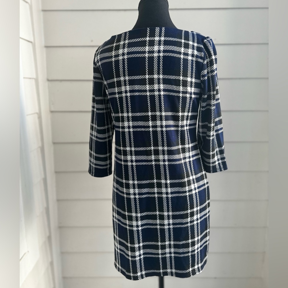 Dress - Picture 4 of 4